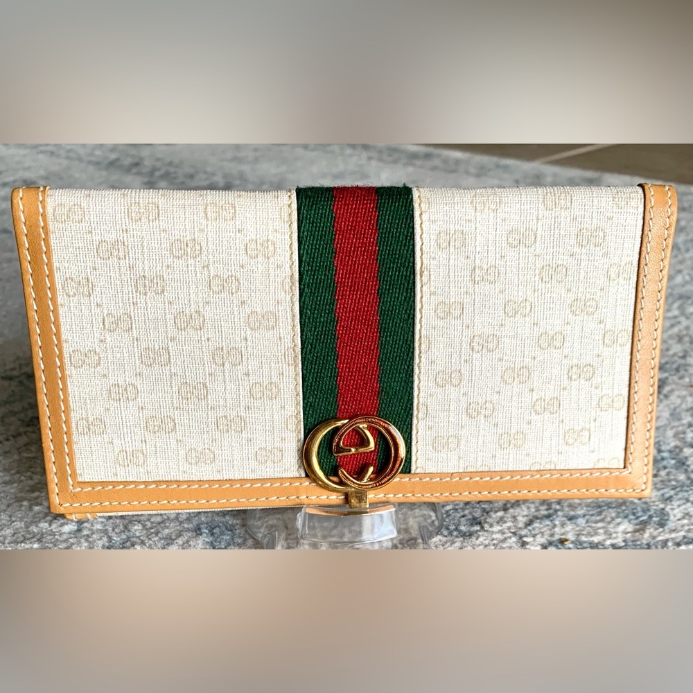 Vintage Gucci Wallet Mint Condition